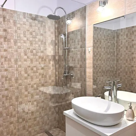 Platinia One Apartment *